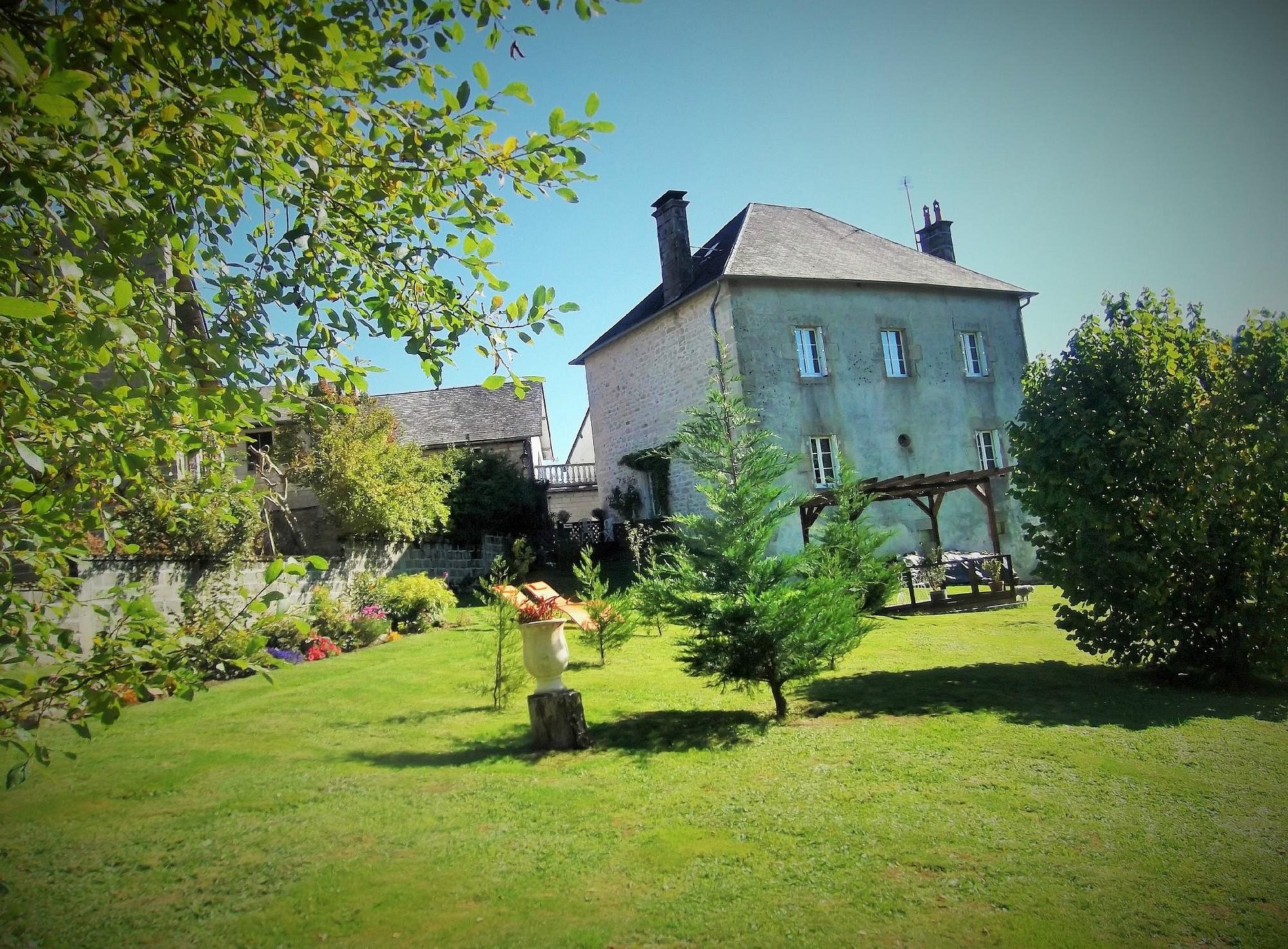 L'Ancienne Poste Chambre d'Hote, Chambre d'Hôtes à Bugeat