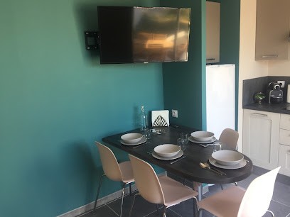 Appart'Hôtel Le 153, Location de Vacances à Rochefort-du-Gard