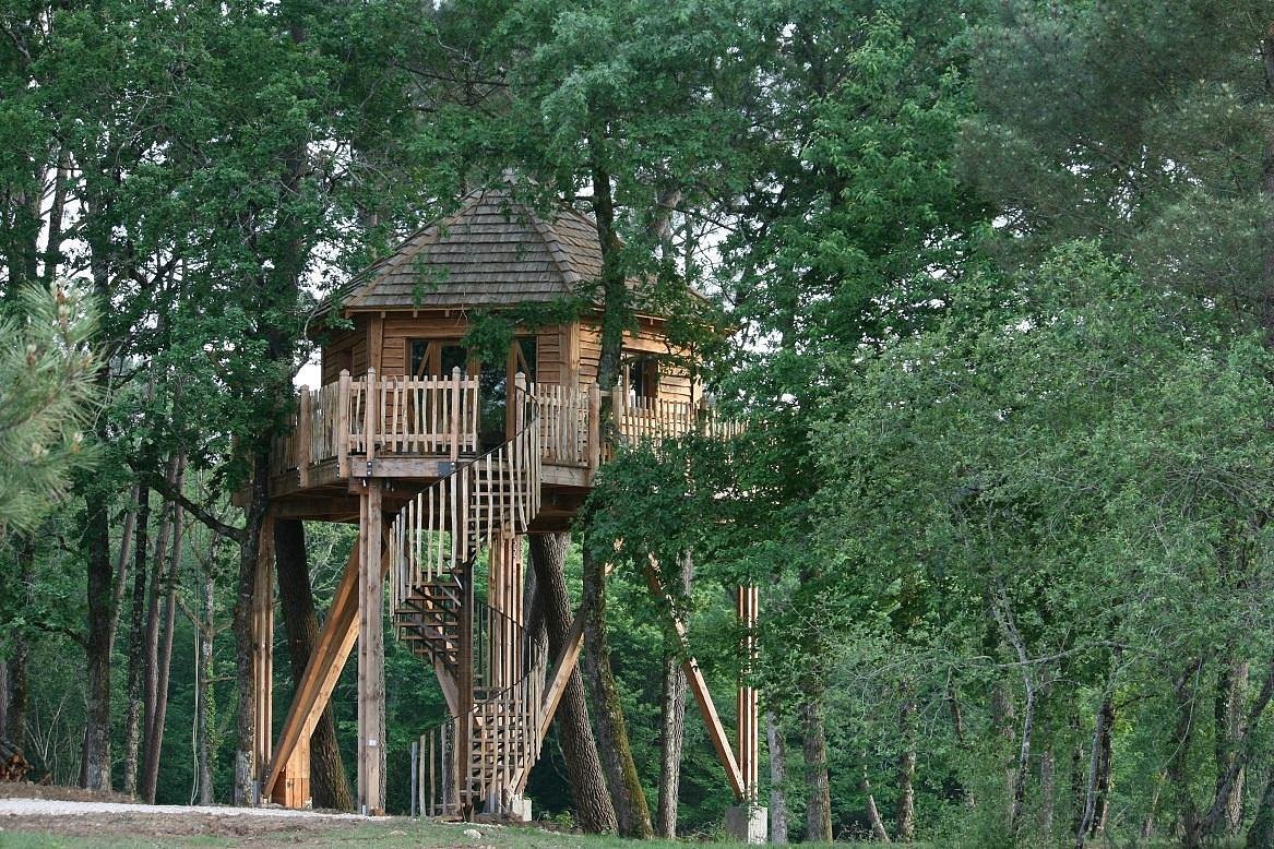 Perched Huts in the Trees, Chambre d'Hôtes à Capdrot