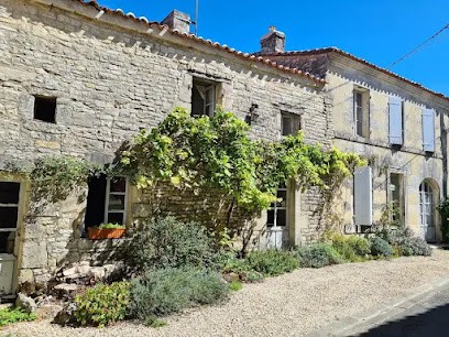 La Maison du Commandeur, Chambre d'Hôtes à Maine-de-Boixe