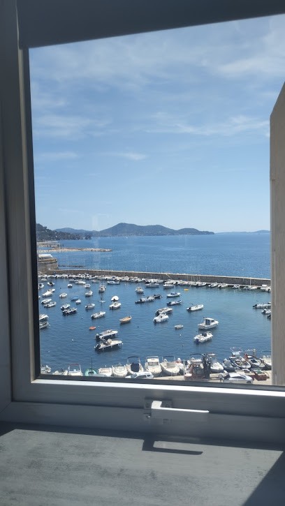 LOCATION de VACANCES ~ Appartement familial 4 - 6 personnes, Location de Vacances à Toulon