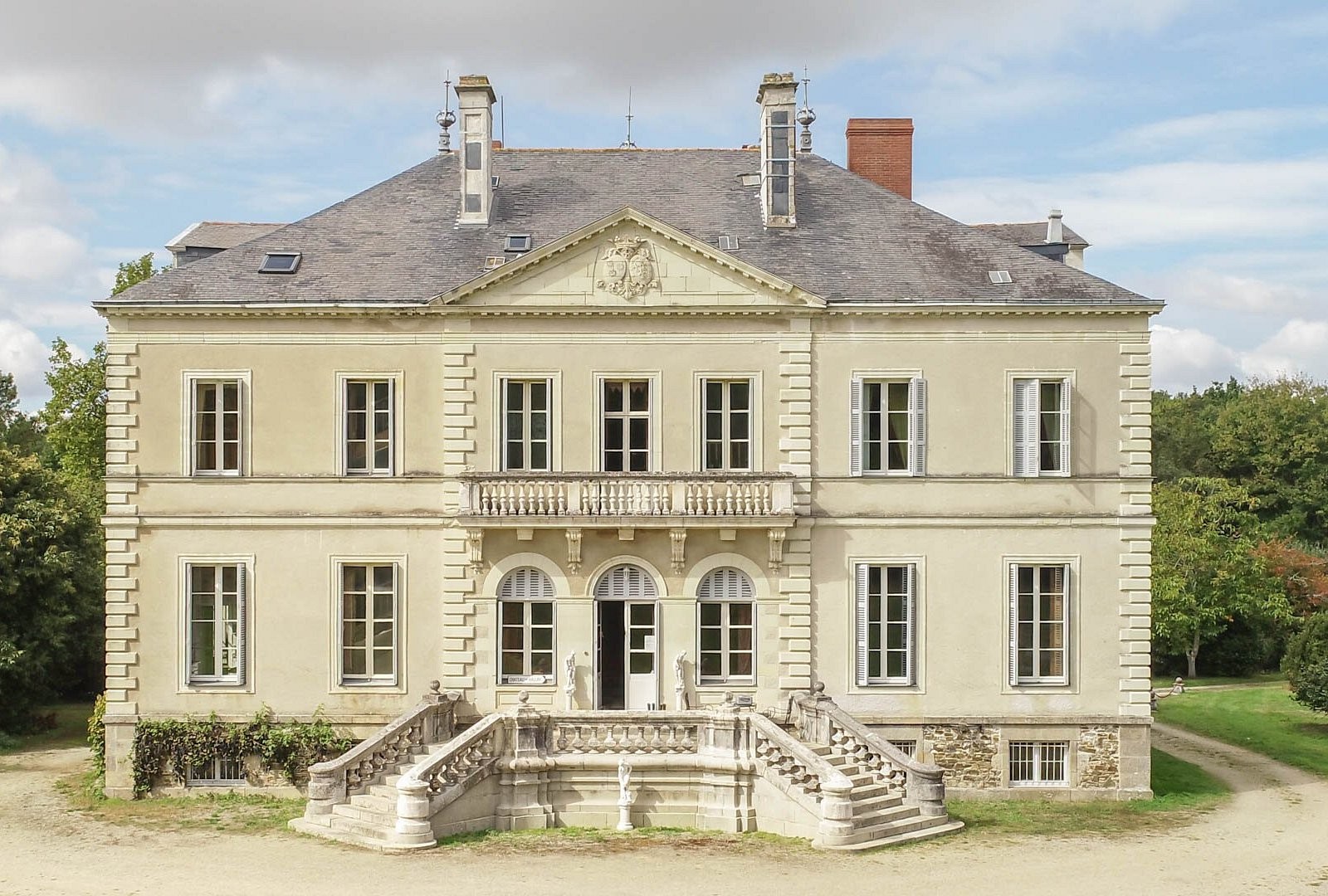 Château Du Hallay : Chambres D'hôtes Et Salle Reception Ideal Séminaire/Mariage Proche Puy Du Fou Vendée, Chambre d'Hôtes à La Boissière-de-Montaigu