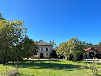Domaine de Rébert Armagnac La Baronne Bleue, Chambre d'Hôtes à Monguilhem