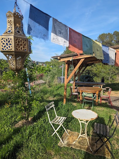 Logements insolites et chambres d'hôtes a La mauvaise herbe, Chambre d'Hôtes à Barjols