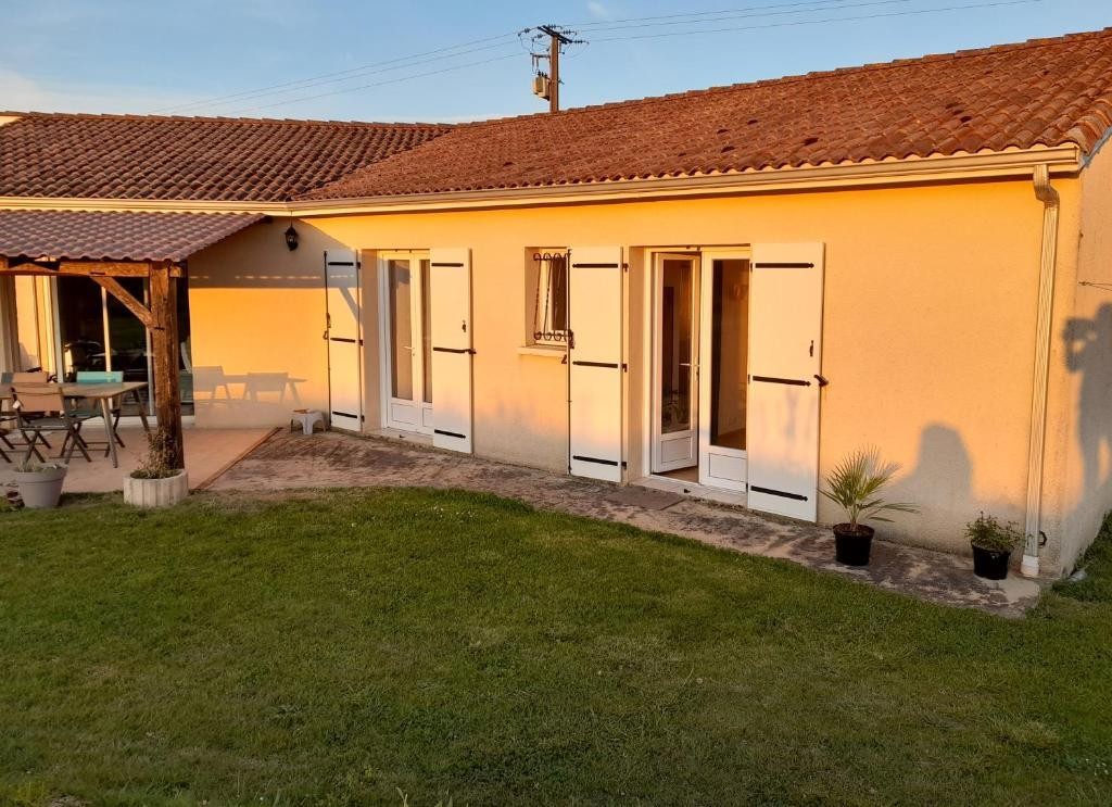 Cocooning au Saut du Loup, Chambre d'Hôtes à Lavergne