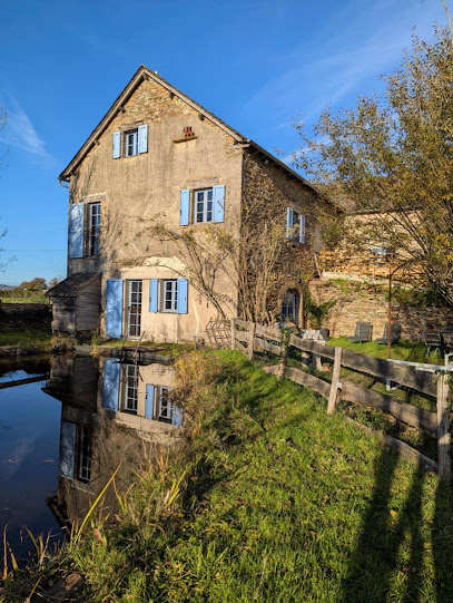 Saisonnée - Gîtes, Chambres Et Table D'hôtes En Aveyron : Centrès, Chambre D'hôtes à Centrès