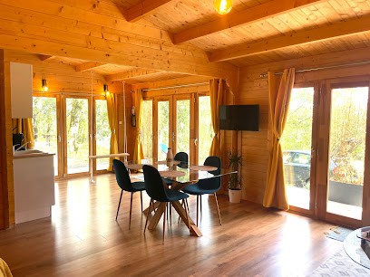 les Chalets Loda, Location de Vacances à Féneyrols