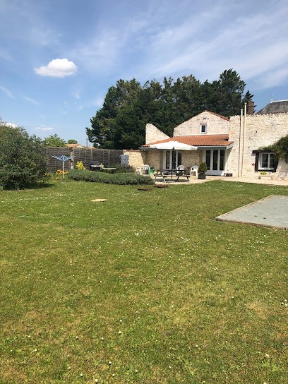 Gîte Du Lys, Location de Vacances à Petosse