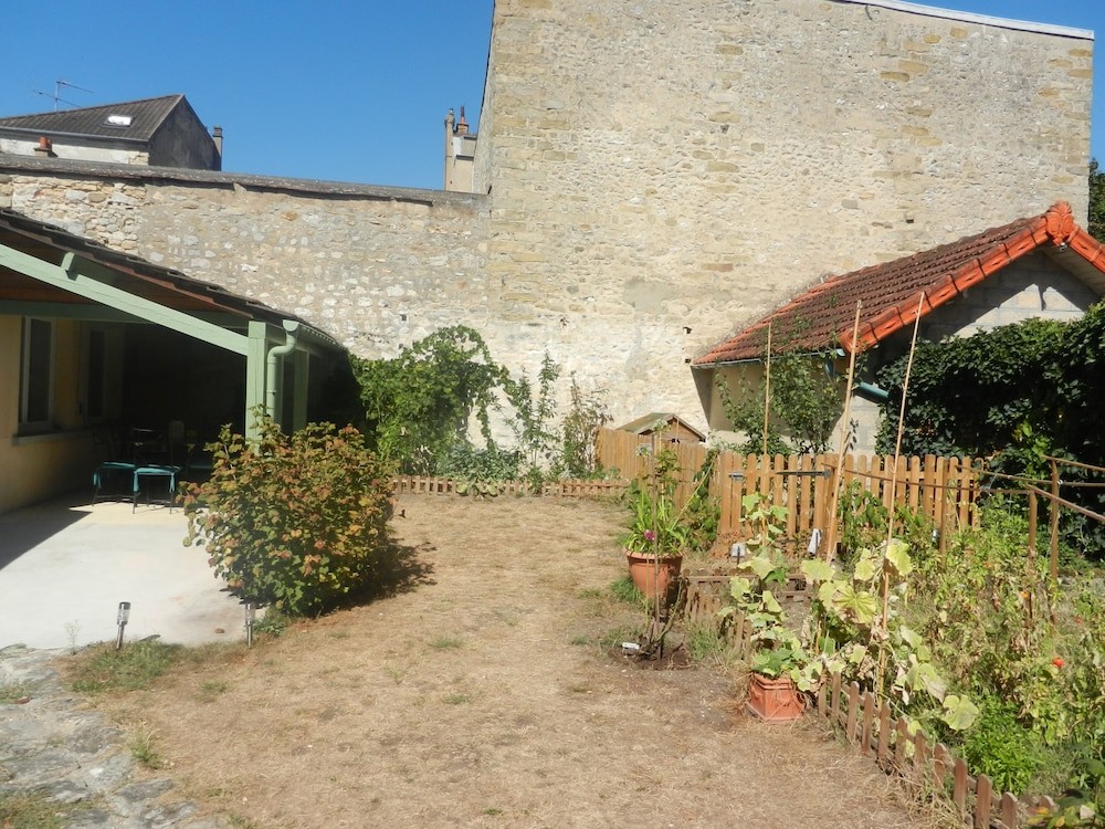 Chambres D'hôtes La Catounière, Chambre d'Hôtes à Fontainebleau