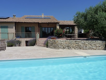 Gîte Lumières De Provence, Location de Vacances à Châteauneuf-Val-Saint-Donat