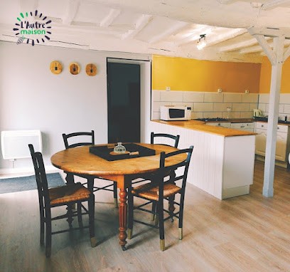 Gîte L'Autre Maison, Location de Vacances à Lys-Haut-Layon