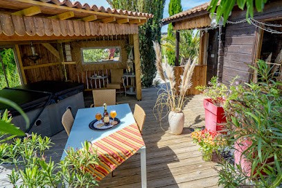 Le Bassin du Tertre Chambres d'hôtes insolites et Spa, Chambre d'Hôtes à Fronsac