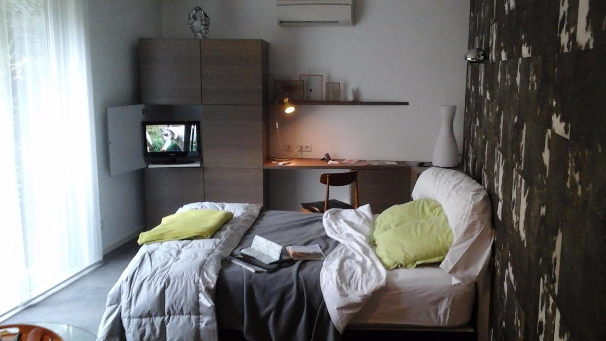 LES ZINS ET LES HOTES, Chambre d'Hôtes à Romans-sur-Isère