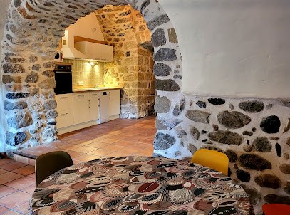 Gîte Les Arcades D'Ucel, Location de Vacances à Ucel