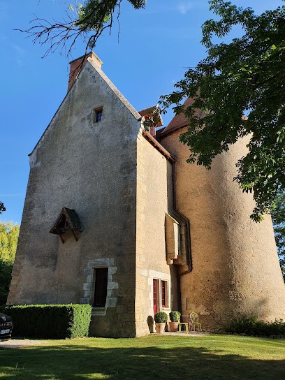 château de la pouzerie, Chambre d'Hôtes à Thevet-Saint-Julien
