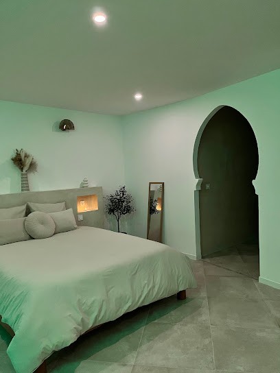La Suite Du Clocher, Chambre d'Hôtes à Noves