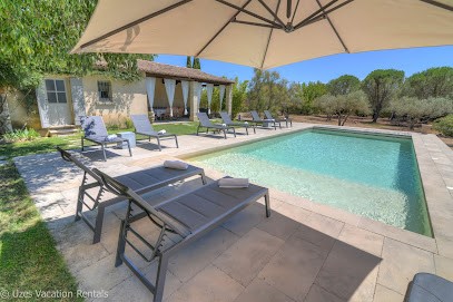Uzès Vacation Rentals, Location de Vacances à La Capelle-et-Masmolène