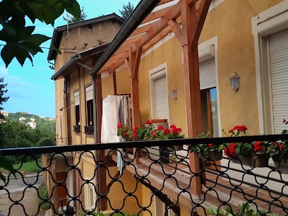 Conciergerie J'irais Dormir à Lyon, Chambre d'Hôtes à Saint-Cyr-au-Mont-d'Or