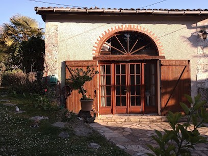 Gîte Le Claux 2/3 Pers., Location de Vacances à Roquecor