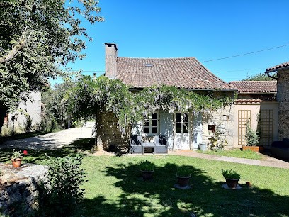 Wisteria Cottage Gite, Location de Vacances aux Adjots