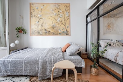 Appartement Une Chambre 1er étage Piéton Place De La Pierre, Location de Vacances à Valence