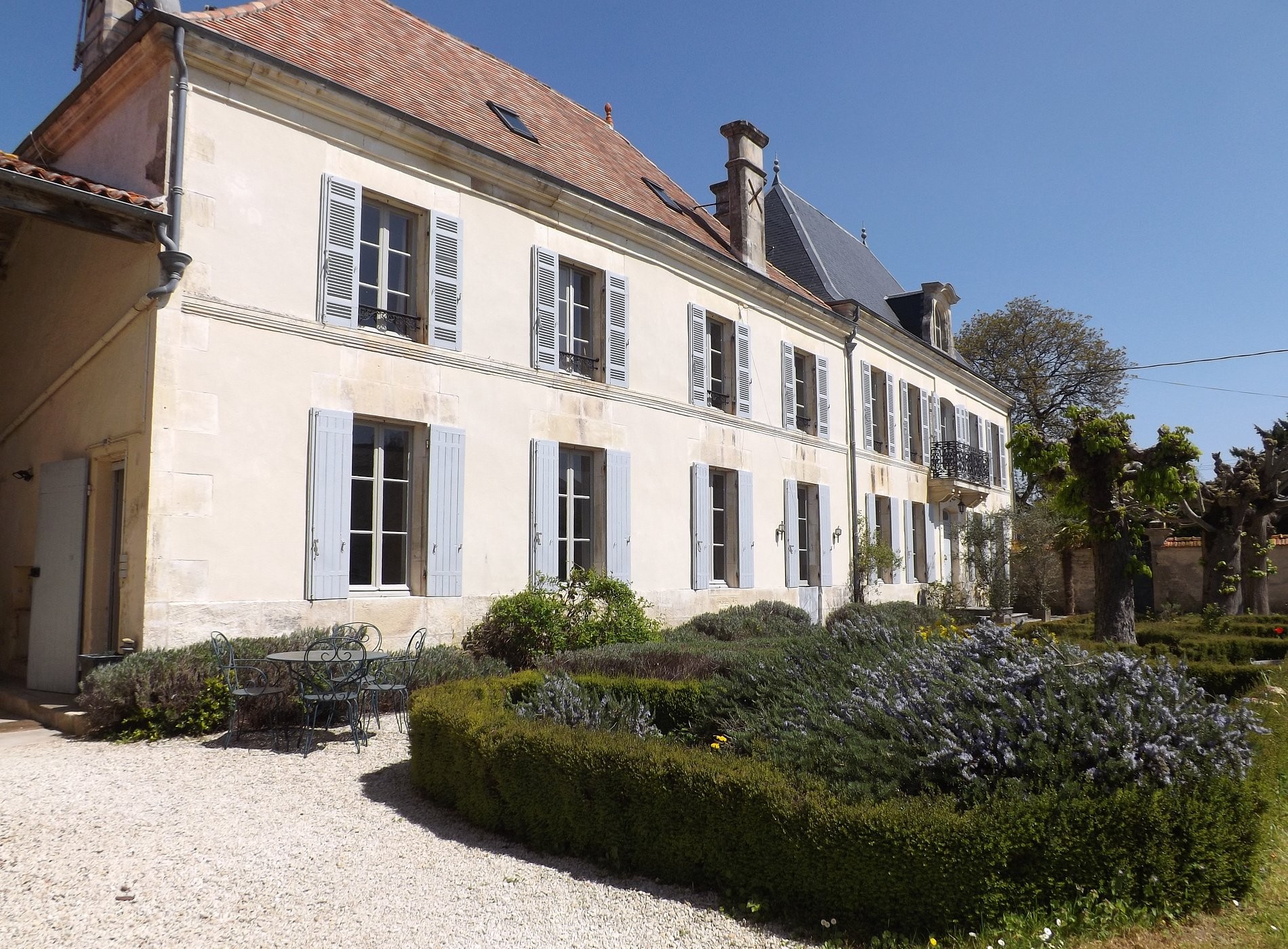 N° 1 Rue St Nicolas, Maison d'Hôtes à Varaize