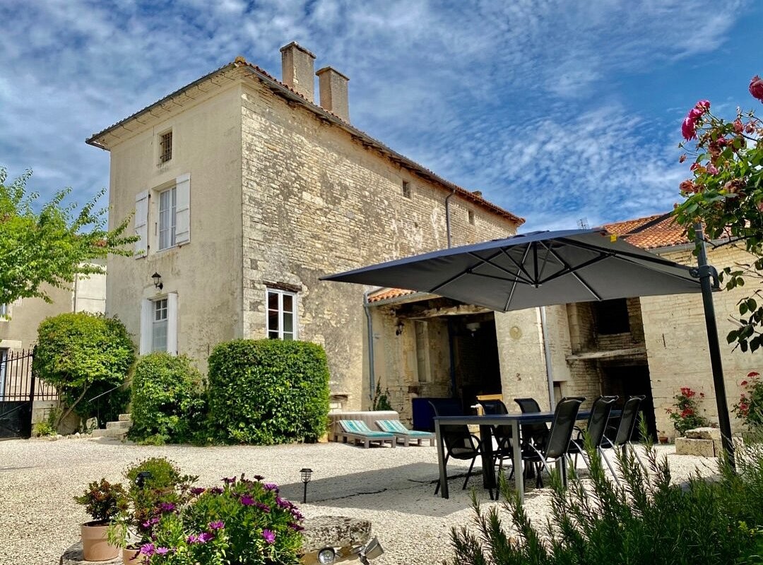 MaisonDixTusson, Chambre d'Hôtes à Tusson