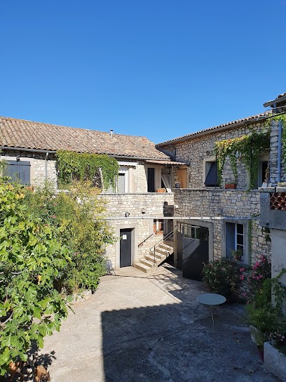 La Maréchale**Gîtes Piscine: Micocoulier, Magnanerie, Chez Mémé, Bellevue, Location de Vacances à Orgnac-l'Aven