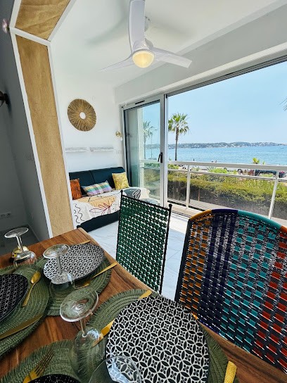 MarinDoré BANDOL Appartement VUE MER BANDOL, Location de Vacances à Sanary-sur-Mer