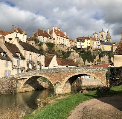 Maison De Vacances Lacache-France.com, Location de Vacances à Semur-en-Auxois