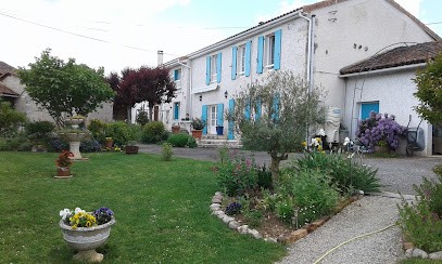 les hirondelles du paradis (chambres d'hotes ), Chambre d'Hôtes à Beaulieu-sur-Sonnette