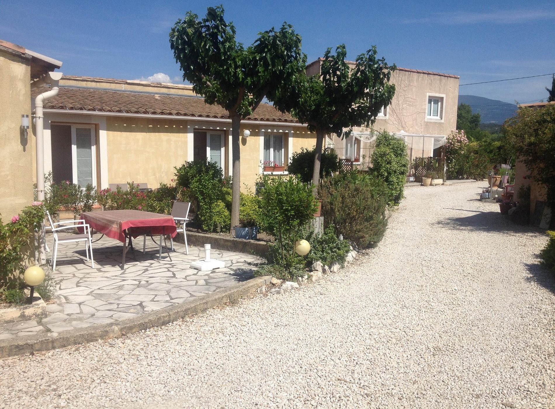 Les Romarins, Chambres D'hôtes Gîtes, Chambre d'Hôtes à Crestet