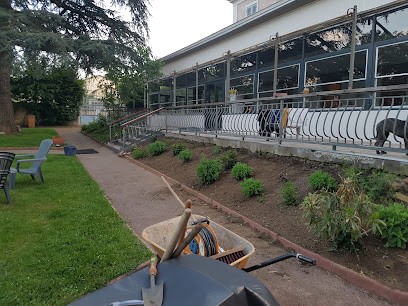 CHAMBRES D’HÔTES DU BREUIL, Chambre d'Hôtes à Salles-Arbuissonnas-en-Beaujolais