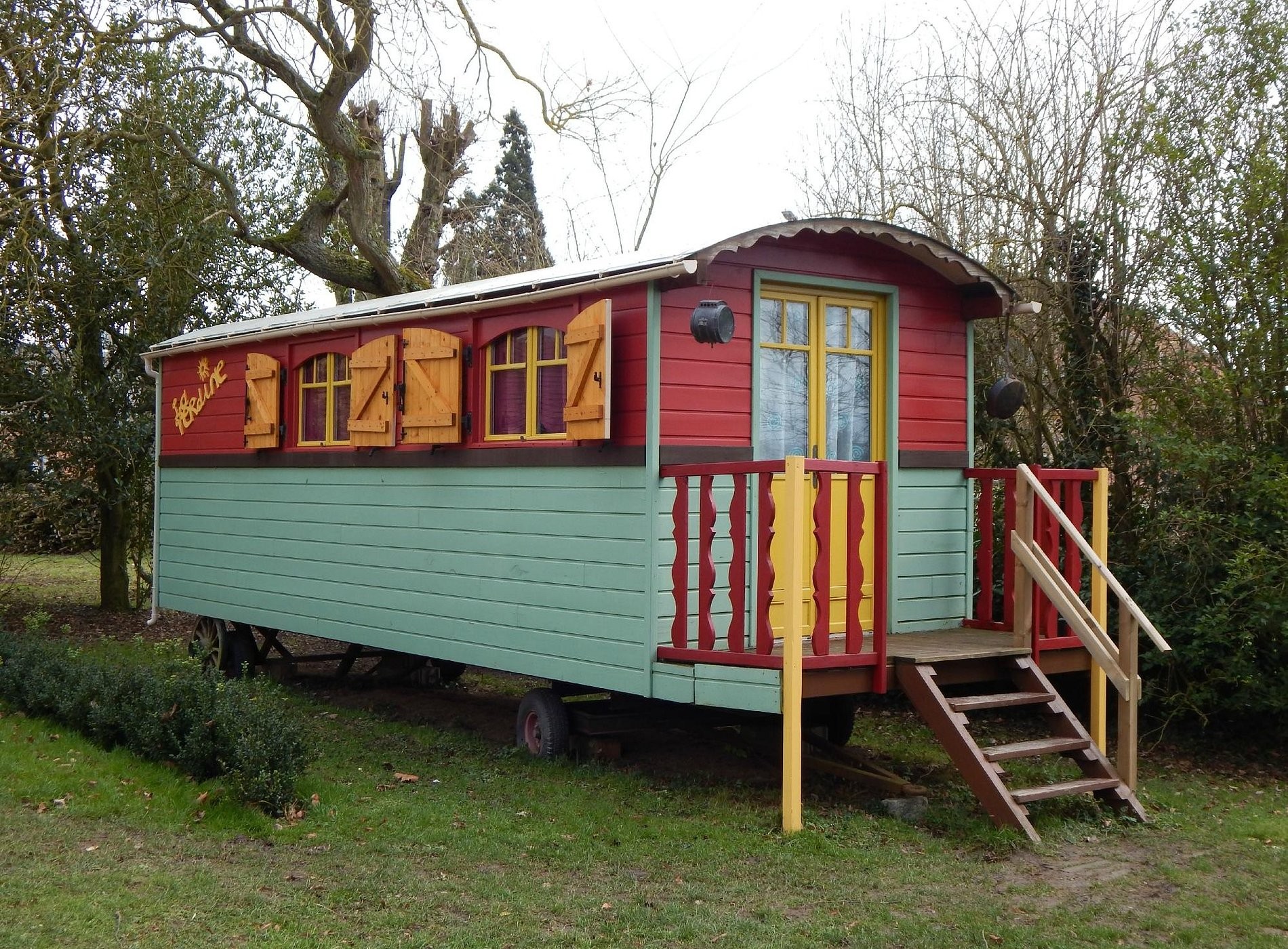 Roulotte La Verdine, Chambre d'Hôtes à Dury