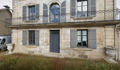 Chambre D'hôtes Est-Ouest, Chambre d'Hôtes à Chef-Boutonne