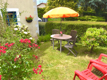 The Bird House 27, Location De Vacances à Vasles