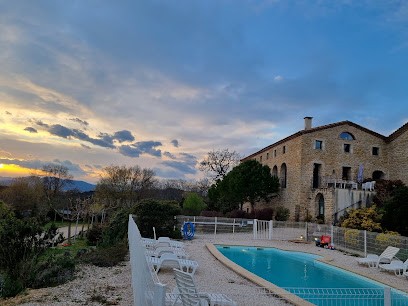 Les Gîtes Trespeaux, Chambre d'Hôtes à Saint-Privat-des-Vieux