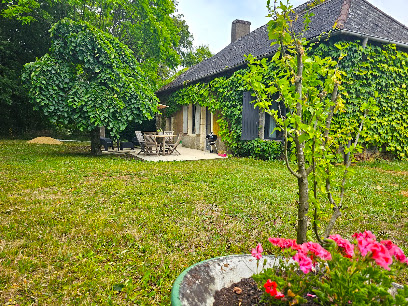 La Crocherie: Gîte Des Elfes Location De Vacances à Beaumont-Pied-de-Bœuf