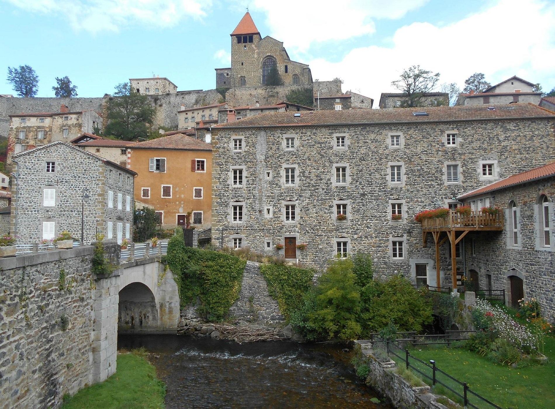 La Grande Maison, Chambre d'Hôtes à Chanteuges