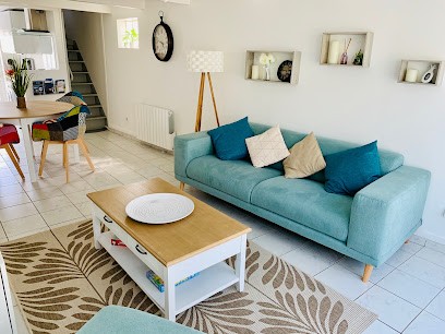 STELIE HOME: Location Maison Saisonnière Rochefort | France, Location de Vacances à Rochefort