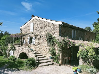 À L'ombre Bleue Du Figuier, Chambre d'Hôtes à Ailhon
