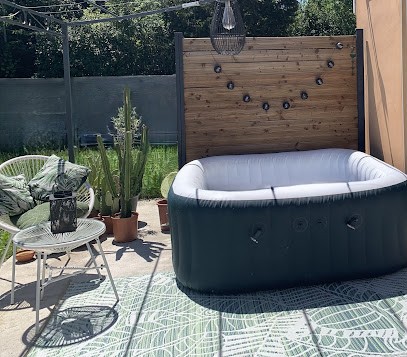 Gîte Le Jardin De La Mésange, Location de Vacances à Lavalette