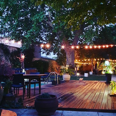 le 4 feuilles en camargue, Chambre d'Hôtes à Bernis