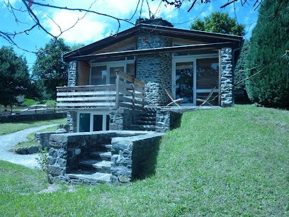 Gite Or Cottage Room With Jacuzzi Bed, Chambre d'Hôtes au Pertuis