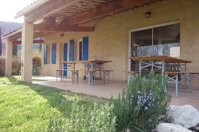 Step Snail Cottage, Chambre d'Hôtes à Quinson