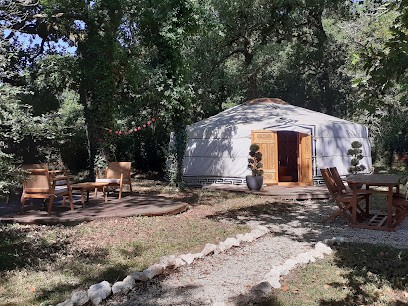 A LA DOUCEUR DES CHENES, Location de Vacances à Maubec
