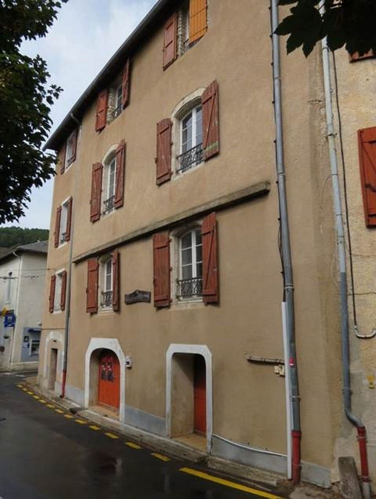Cafe Restaurant Meuble De Tourisme, Maison D'hôtes à Saint-Germain-de-Calberte