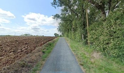 grande chambre indépendante avec salle de bain, Chambre d'Hôtes à Puycalvel