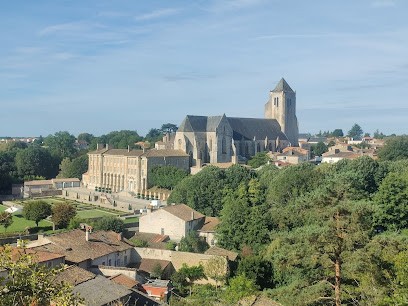 Gîte La Charentaise, Location de Vacances à Fontenille-Saint-Martin-d'Entraigues