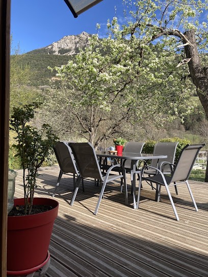 Grand Gîte du Mandala, Location de Vacances à Prads-Haute-Bléone